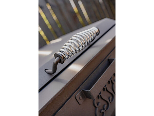 ESSE garden stove bolster lid handle close up