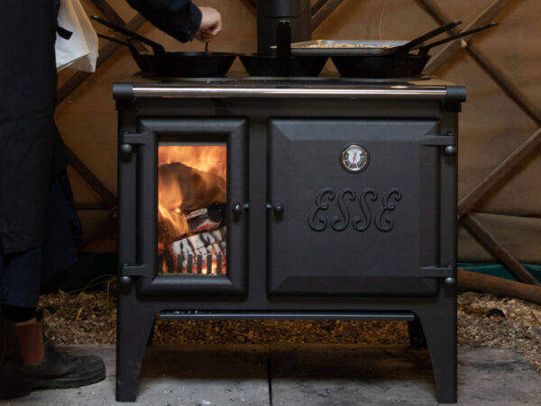 esse lightheart hut front cooking